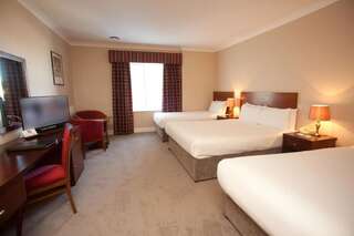 Отель Clybaun Hotel Голуэй Семейный номер (для 2 взрослых и 2 детей)-1